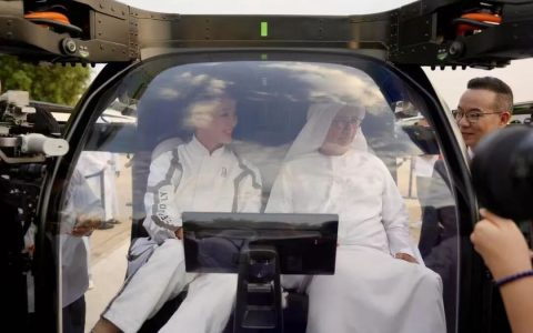 中东土豪预定 600 台，中国低空经济融资同样起飞——单季度破百亿了